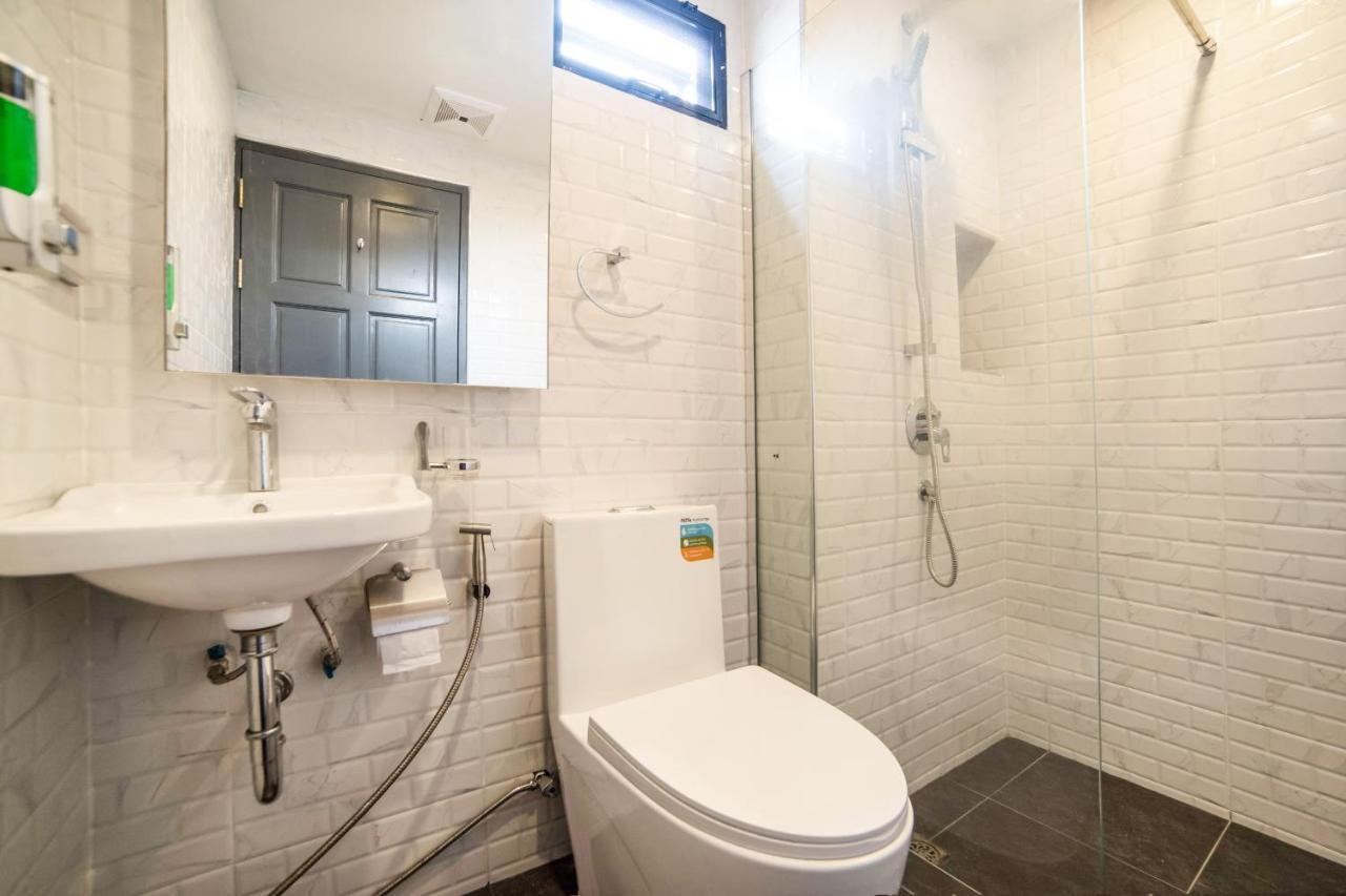 Roomquest Sukhumvit36 Bts Thonglor Bangkok Exterior photo